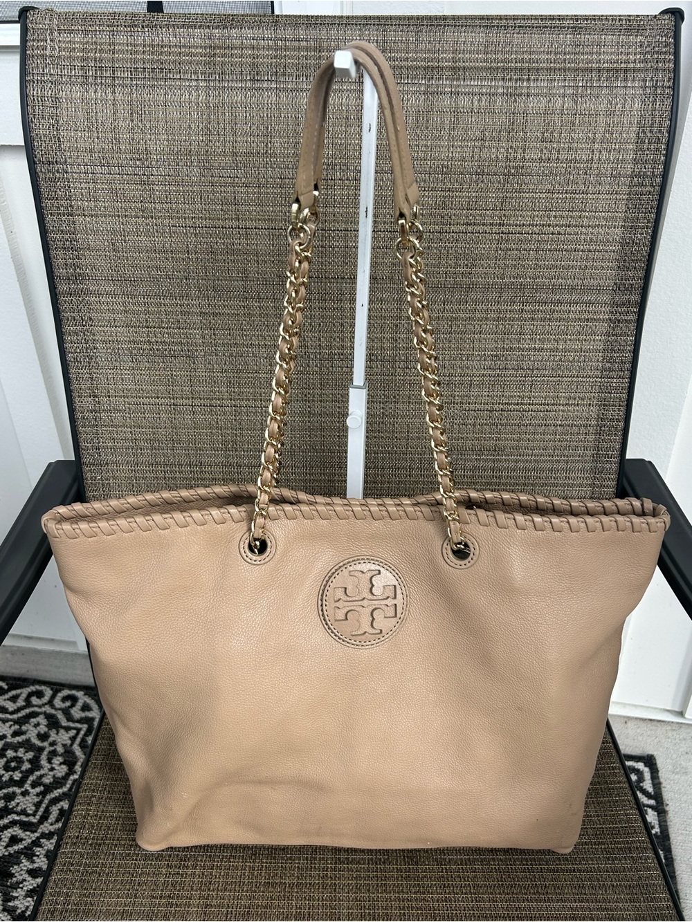 Tory Burch Beige pebbled Leather Tote Gold Chain Straps Tan Taupe Large Auth